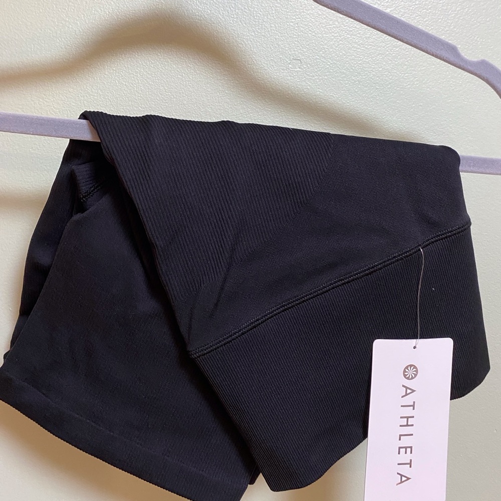 Athleta Aurora 7” short. Size Large. Black